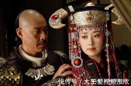 内蒙&内蒙出土清朝古墓,发现一身着龙袍百年不腐的女尸,这是谁