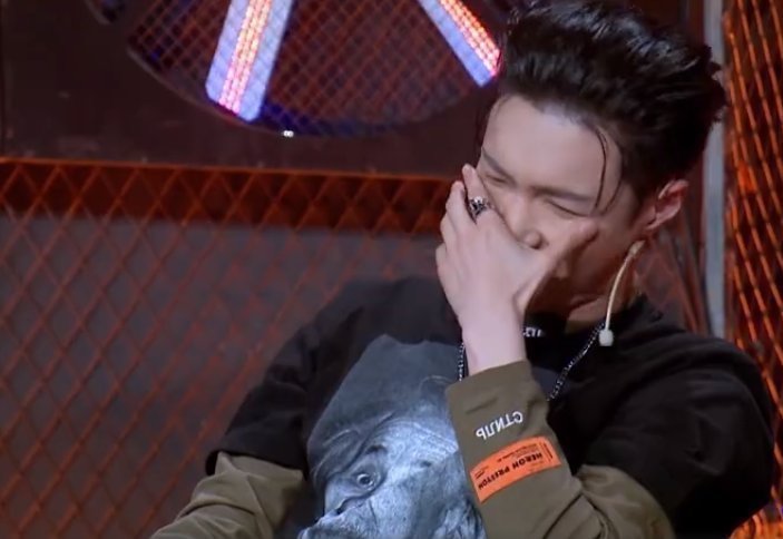 王一博看街舞“害怕”,妈粉喊话安慰却被乱剪辑正主出来澄清了