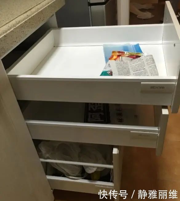 邻居们|老公只不过在厨房装了块隔板,没想到邻居们都争着过来看,晒晒