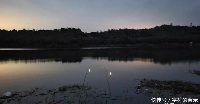 夜钓最怕选错时间！只要赶上鱼开口高峰期，一根竿忙不过来