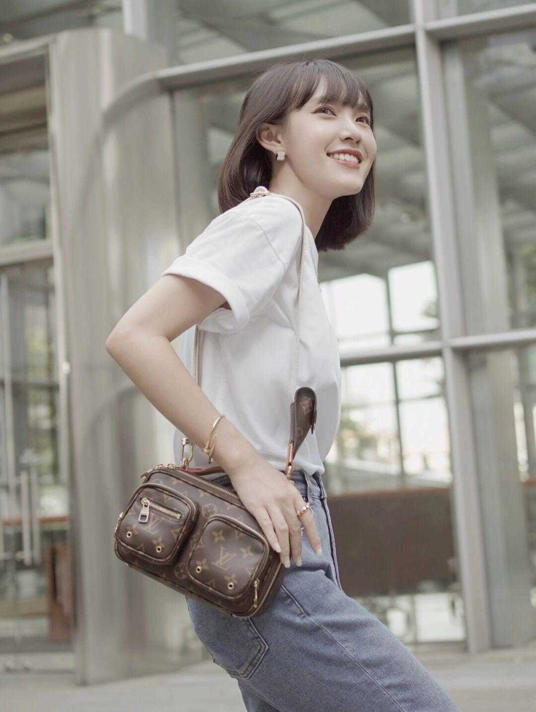 上衣|秋天牛仔裤怎样搭配?这几款上衣更时髦,又耐看