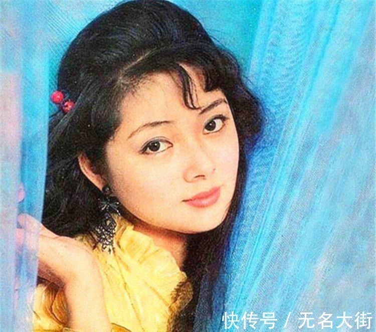 老照片&87版红楼梦陈晓旭、张莉珍贵的老照片,你觉得谁更美!