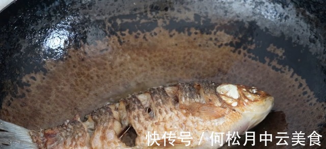 今天才知道，去鱼鳞原来这么简单，只需一个塑料袋，干净不乱飞！