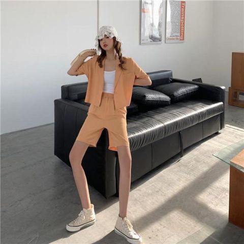 正式感|可甜可酷还超有范儿的西装短裤套装,时髦中带着一点小正式