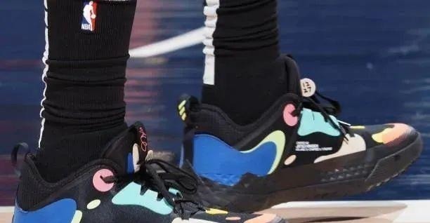 protro 球星上脚|巴特勒上脚新配色!塔图姆这双骚气!