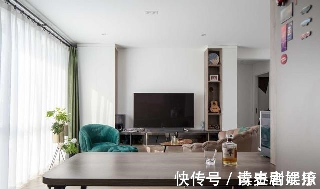 中式|走进她家,才知大平顶配大白墙有多清爽,一人独居过得轻松又舒适!