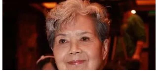 央視第一女主持人沈力：晚年重獲愛(ài)情，兒子卻是她的遺憾