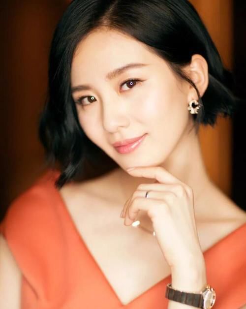 10款胖脸女生适合发型，用上轻松遮掩大脸！