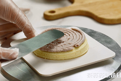 早晨来一碗岩爆芋泥咸蛋黄蛋糕，大人小孩都爱吃