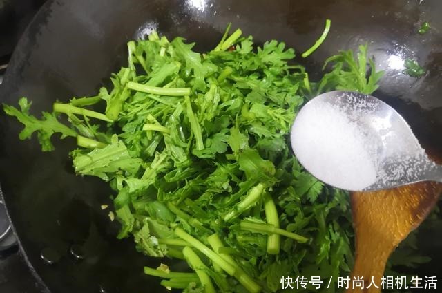 辣子鸡丁|2荤1素晚餐,经济又家常,长身体和减肥的都齐了,做法简单