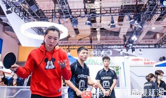 乒乓球|李晓霞大女儿梦想当世界冠军!母女同框画面温馨,身后奖杯吸睛