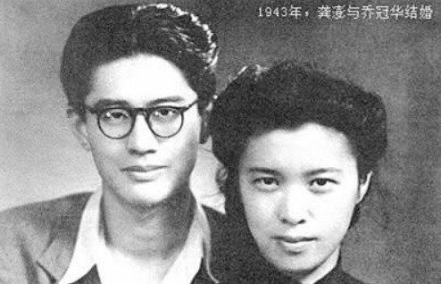 作为我国著名外交官的乔冠华,去世后被迫迁坟四次,其中有何深意