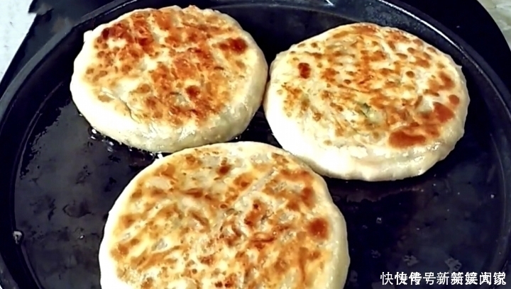 夏天，此菜正当季，2块钱一斤，做成馅饼，比韭菜茴香还好吃