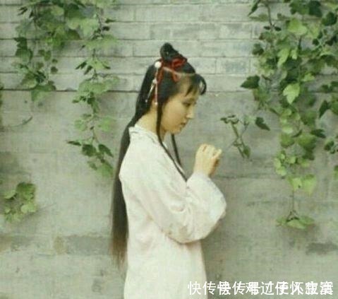 贞静|同是单独在宝玉房间,宝钗和黛玉的举动就能看出谁是真淑女!