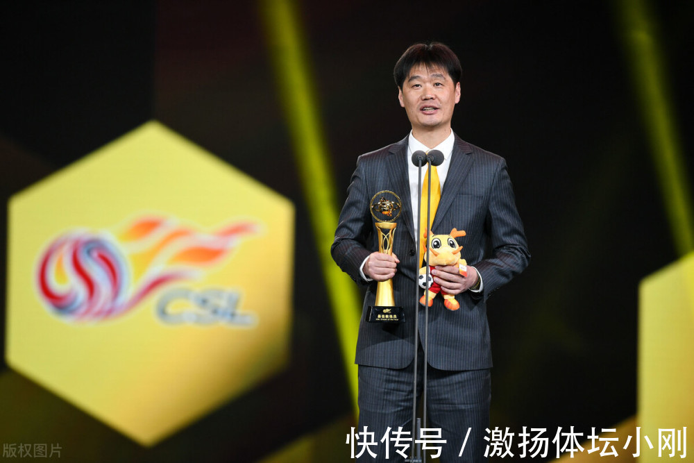 肇俊哲|实干还是作秀?李霄鹏国足助教团队亮相,11名前国脚创纪录