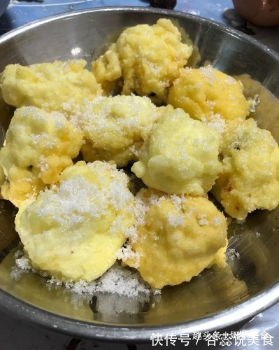 早餐就该吃此物,不放面粉,不醒面,外酥里软,刚出锅连吃2盘