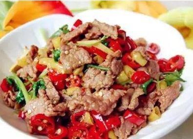 自己做的菜肴,比外边买的强多了,营养美味,饭桌上家人直夸赞!