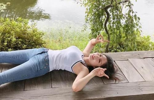 高腰|显瘦性感的紧身牛仔裤，穿出不一般的女人味，自信大方