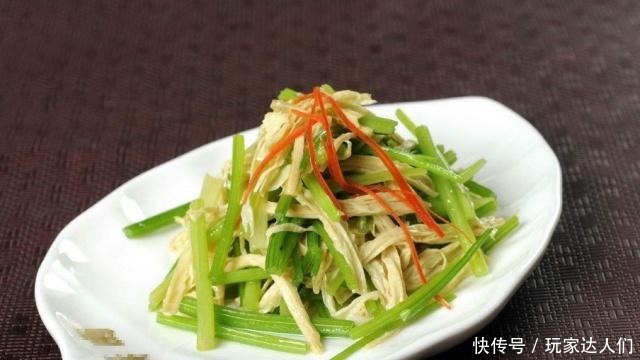 为什么说芹菜只吃茎不吃叶对比一下营养就知道了!