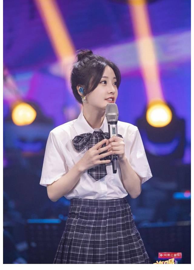 冯提莫牵手小鬼王琳凯，带来甜蜜对唱《东西》，拉响心动警报