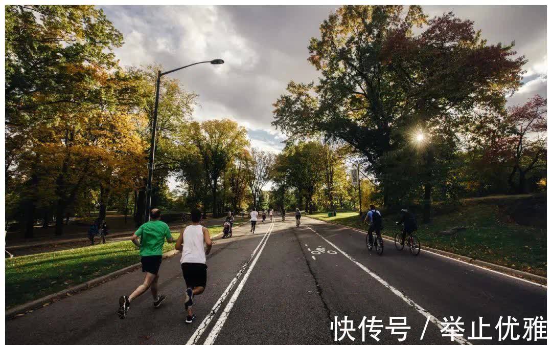 关节|这些事比跑步更伤膝盖,有人却天天做