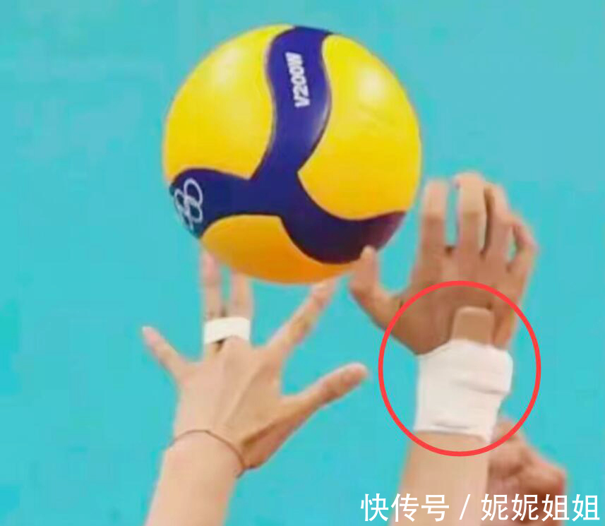 队长|中国女排队长让人泪目!夹板翘起朱婷不知 郎平铁血队长尽力啦