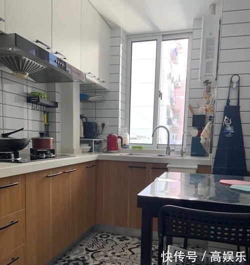 主卧|爆改50平米小户型,两居变三居,每一寸空间都利用到极致,厉害