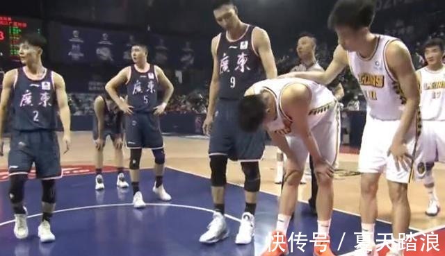 比赛|1战广厦3人受伤,赵岩昊被打掉2颗牙齿,广东男篮2战伤6人