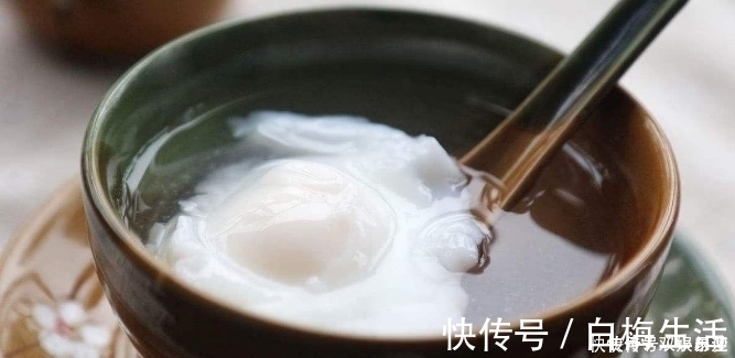 散花|做水煮荷包蛋,水开下锅是不对的!学会这个诀窍,鸡蛋圆嫩不散花