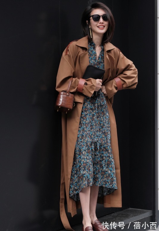 高跟鞋|建议30+女性多穿“风衣”,搭配裤子、裙子,普通人也能气质翻倍