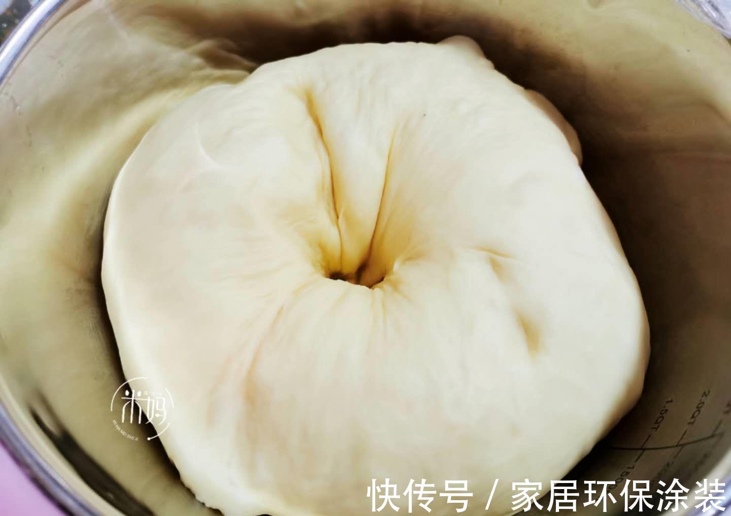 保鲜膜|在家自制面包,10分钟揉出手套膜,松软拉丝,比电饭煲蛋糕还好吃