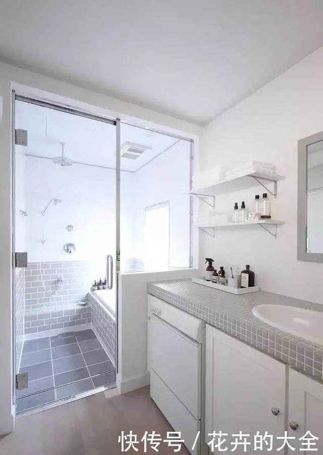 浴室|嫌卫生间太小?现在都这样设计,怪不得她家看上去空间大一倍!