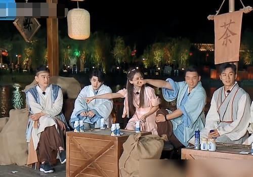 配合|《跑男》剧本太明显,郑恺在尽力配合,baby早已不想再演