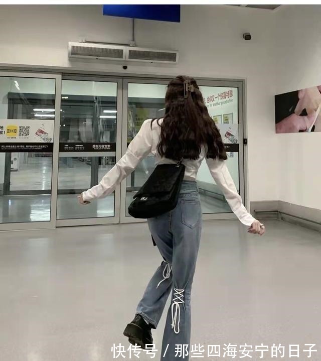 皮鞋 时尚穿搭喇叭牛仔裤怎么搭配上衣和鞋子好看!