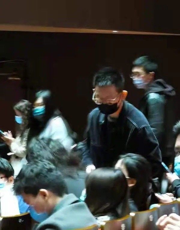活久见！丁太昇首次高度评价年轻艺人，打破炮轰偶像歌手的定义！