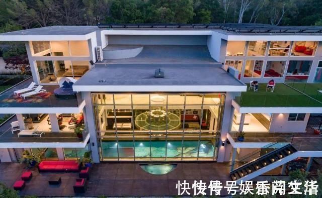 升降板|为了给老公圆梦,她砸7000万耗时三年把家改成“宇宙飞船”,网友这妻子从哪找的