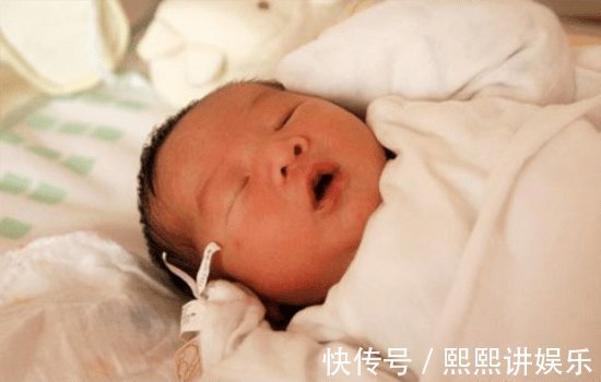 鼻涕|一个动作导致2岁孩子听不见，很多家长都做过！