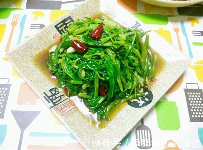 肌肤|女性不想脸生黑斑,不妨常吃以下食物,补充蛋白质,减缓肌肤衰老