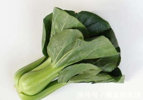 小青菜|用挂面做炒面，别只会煮面条，牢记1个技巧，面条不坨，根根分明