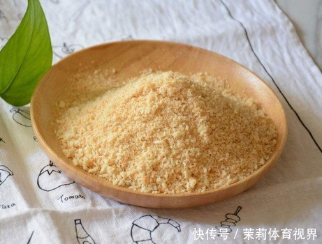  南瓜饼的做|做南瓜饼时，只加糯米粉和糖就错了，如果少了它，不软糯还发硬