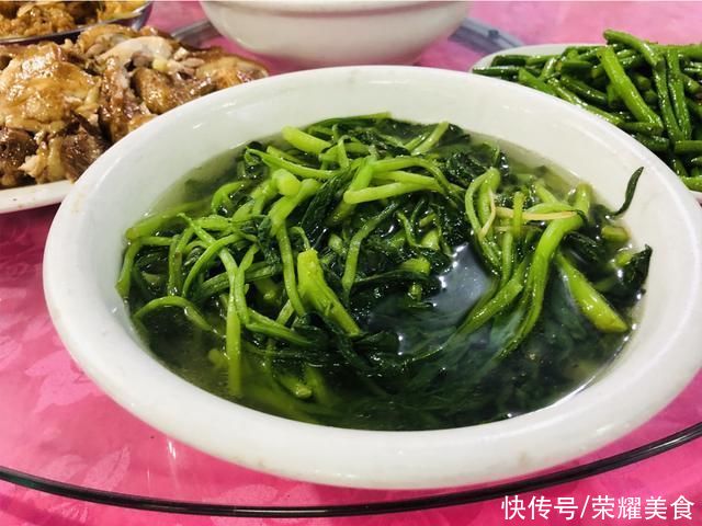 炒豆角|岳父生日摆寿宴，在农村这10菜1汤不到400块，大家来看看值不值吧