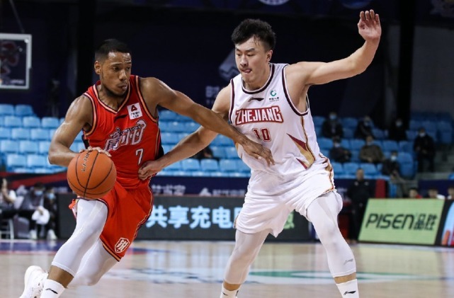 cctv5|CCTV5直播！NBA名将上演首秀，郭士强斗法刘维伟，要终结浙江不败