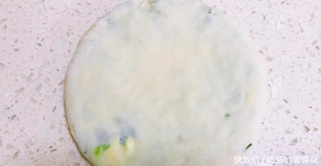 春天常做这馅饼吃，不发面不破皮不露馅，鲜香味美，连吃3个不够