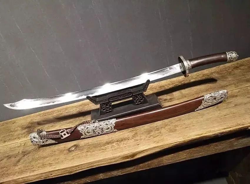 锻打|草钢是什么钢?用炒钢法”制作的刀剑,价格为何这么高?