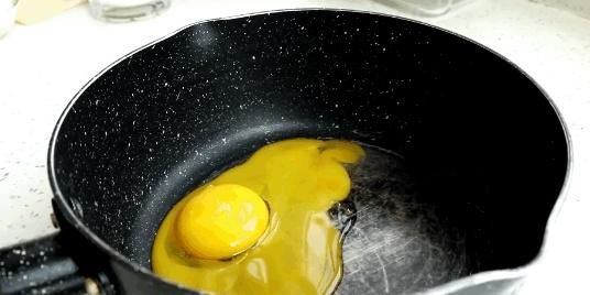 蛋黄|一杯牛奶,2个蛋黄,教你牛奶新吃法,滑嫩又柔软,孩子抢着吃