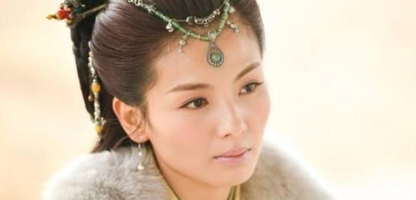 君主|史上唯一一位两朝皇后，一生被废立多次，最终觅得真爱君主！