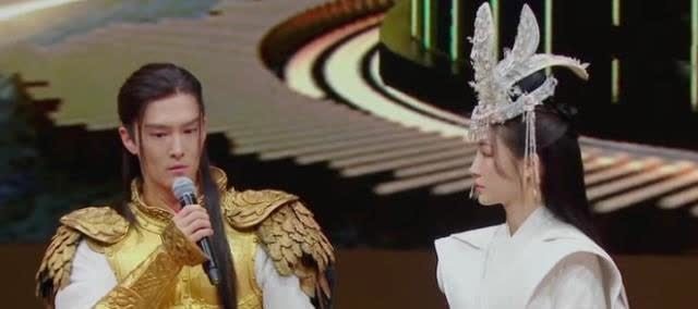 锦觅 综艺再现《香蜜》名场面,42岁严屹宽饰旭凤,依旧帅到令人发指