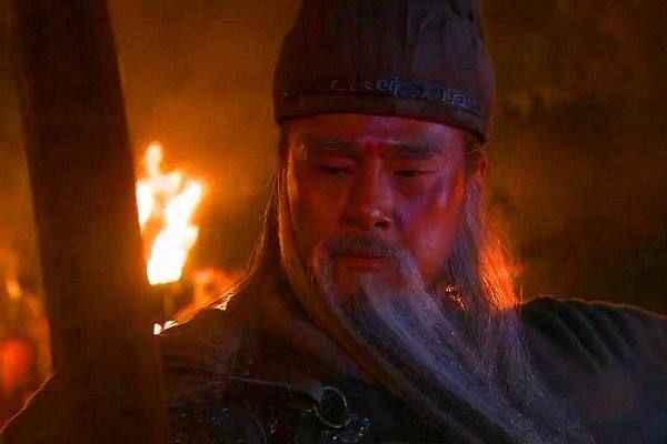 暴露|关羽遇害前梦到被猪咬伤脚，却暴露了他的真实年龄，有凭有据！