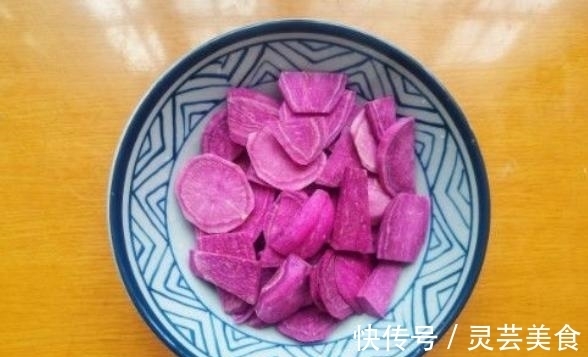 一款精致早餐卷,紫薯香蕉加吐司,卷一卷切一切就完成