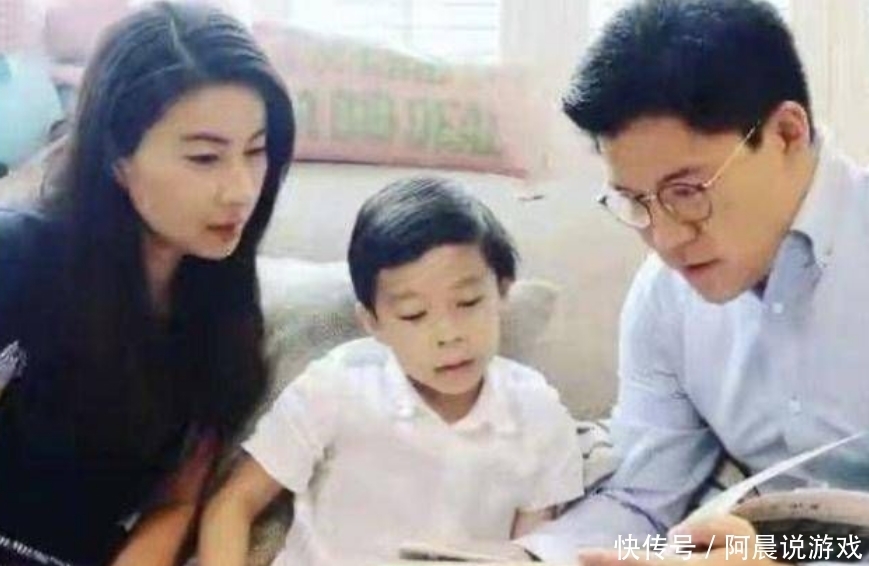 孩子|郭晶晶3个孩子吃饭照火了,餐具太吸睛,这才是真正的“富养”